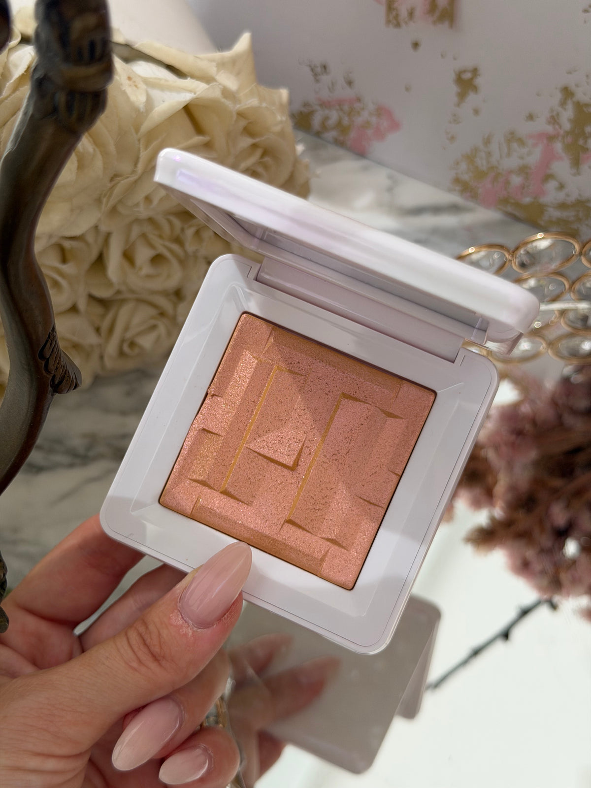 HAUS LABS By Lady Gaga
Bio-Radiant™ Gel-Powder Highlighter - Bronzed Gold