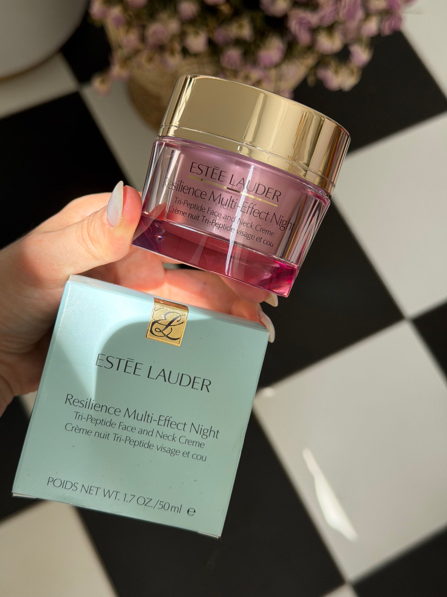 ESTEE LAUDER Resilience Multi-Effect Night
Tri-Peptide Face and Neck Creme SPF15