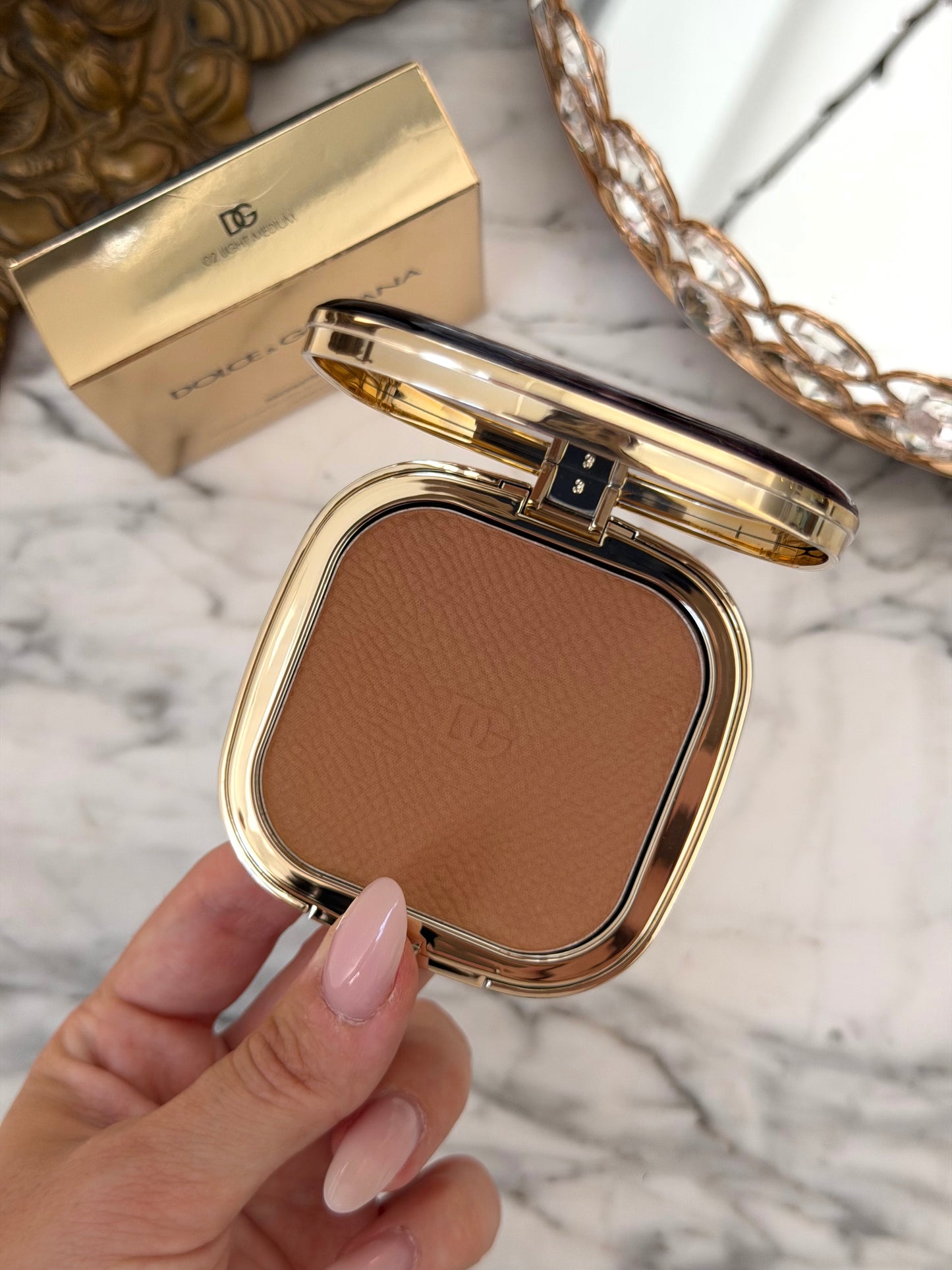 DOLCE&GABBANA Face&Eyes Match
Lasting Bronzer & Eyeshadow Powder (02)