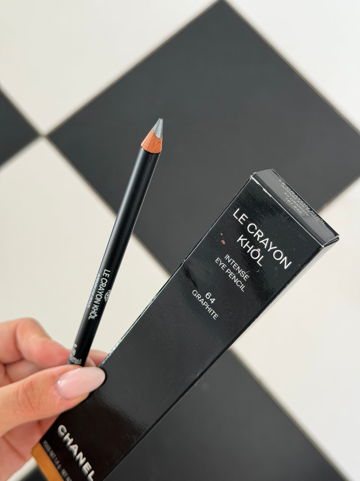 CHANEL Intense Eye Liner Pencil - Le Crayon Khôl Noir (64)