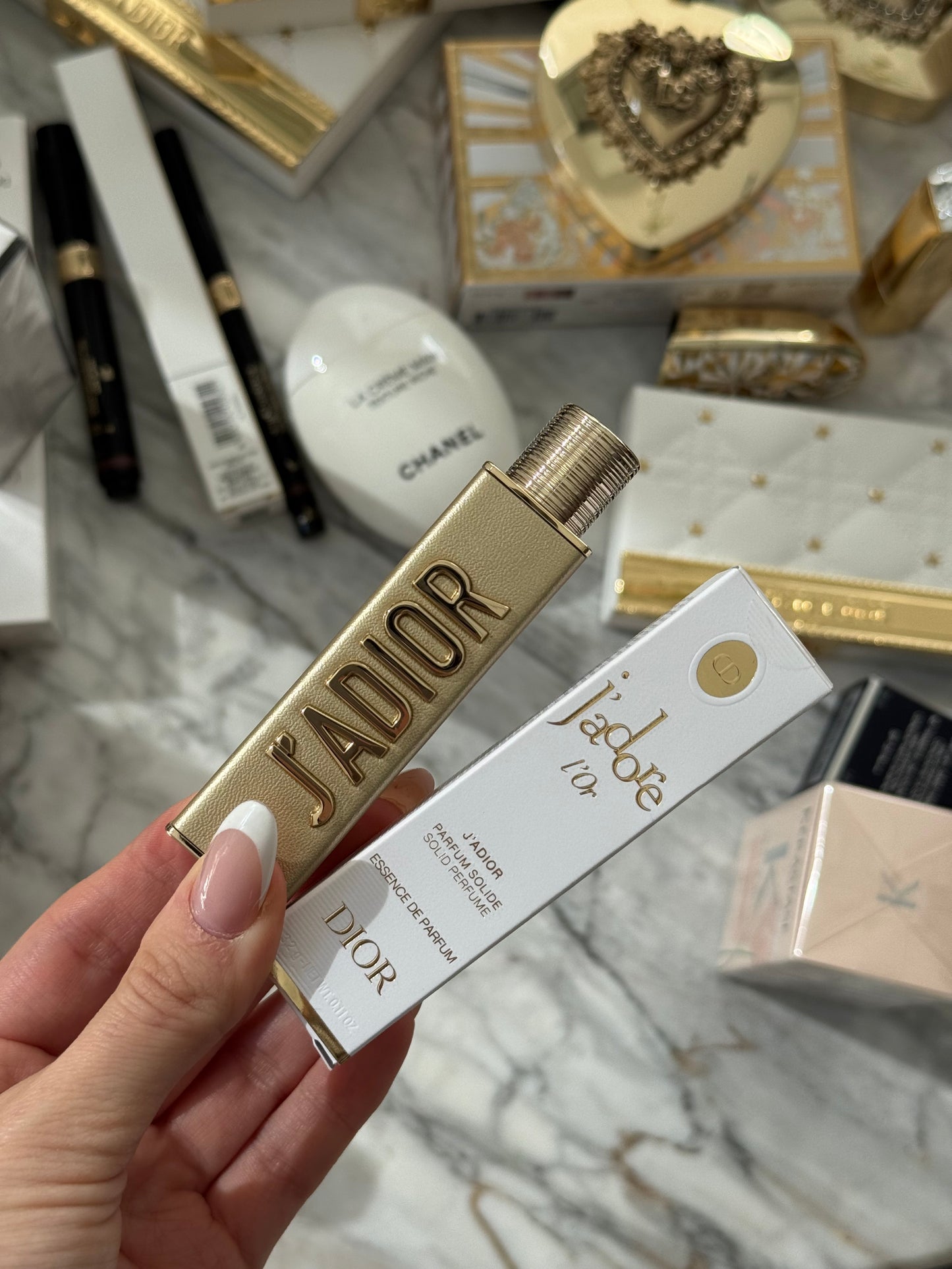 DIOR J’Adior L’Or Parfum Solide - Essence De Parfum
Alcohol-Free Fragrance Stick - Intense, Solar Floral Notes