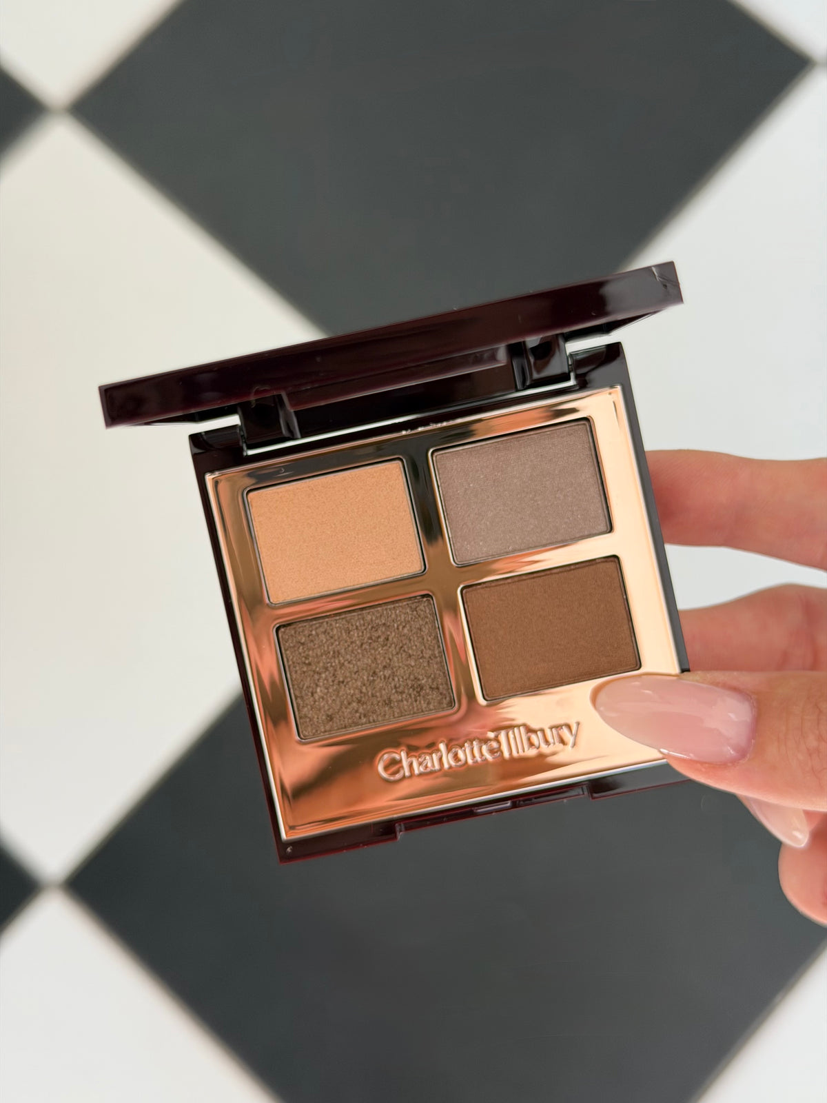 CHARLOTTE TILBURY Luxury Palette - 
The Golden Goddess