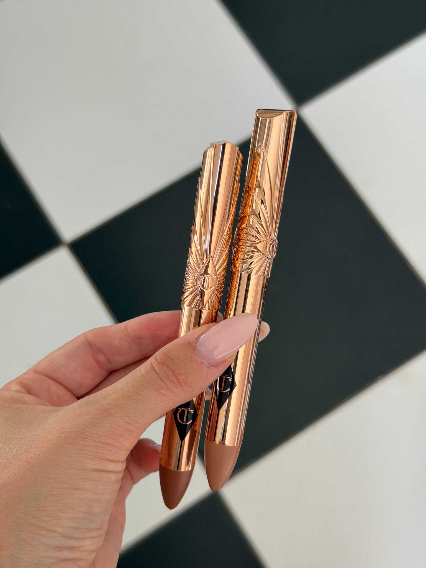 CHARLOTTE TILBURY Exagger-Eyes Easy Eye Shadow Stick - Cashmere Sculpt