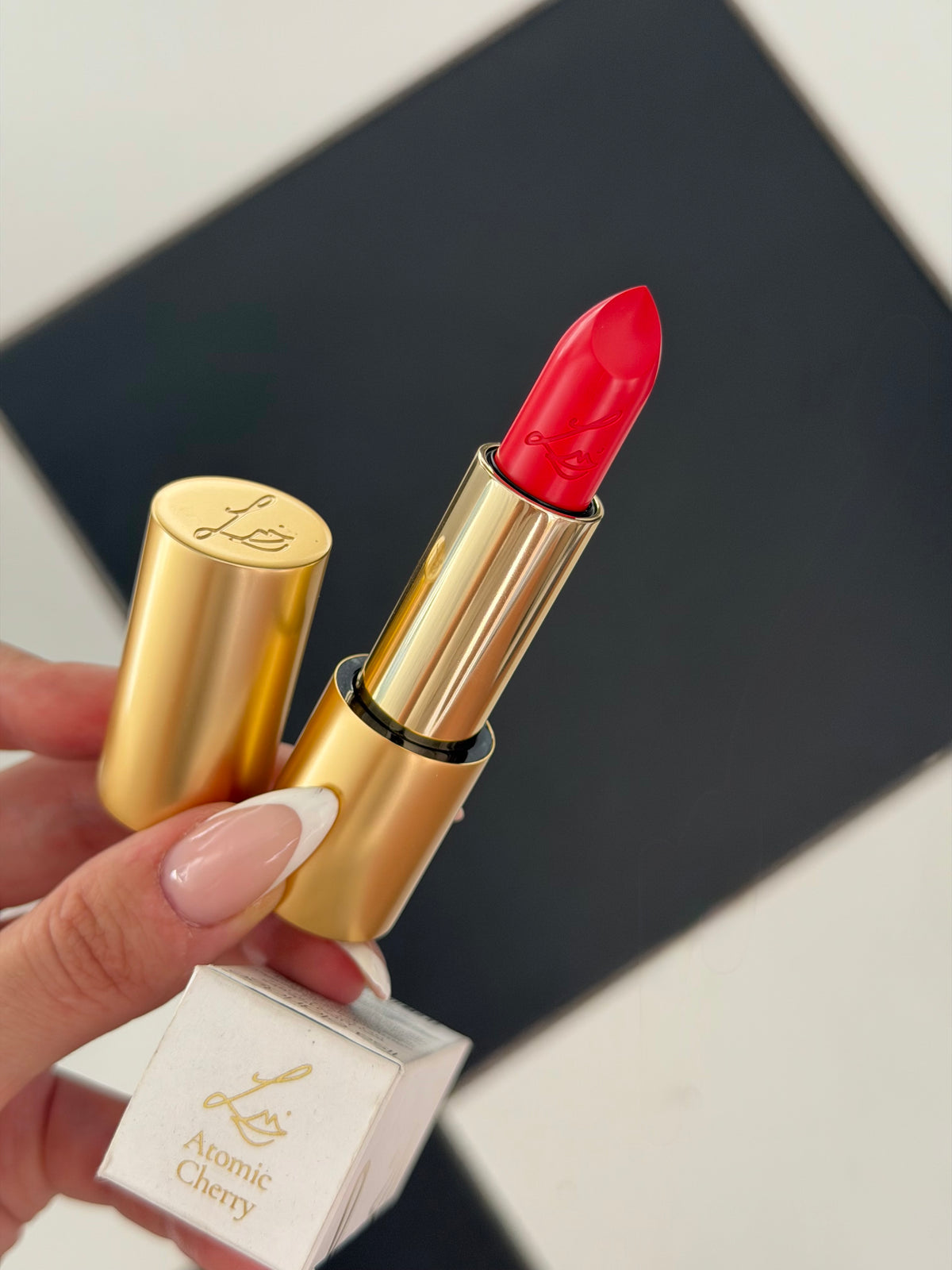 LISA ELDRIDGE Luxuriously Lucent Lip Colour - Atomic Cherry