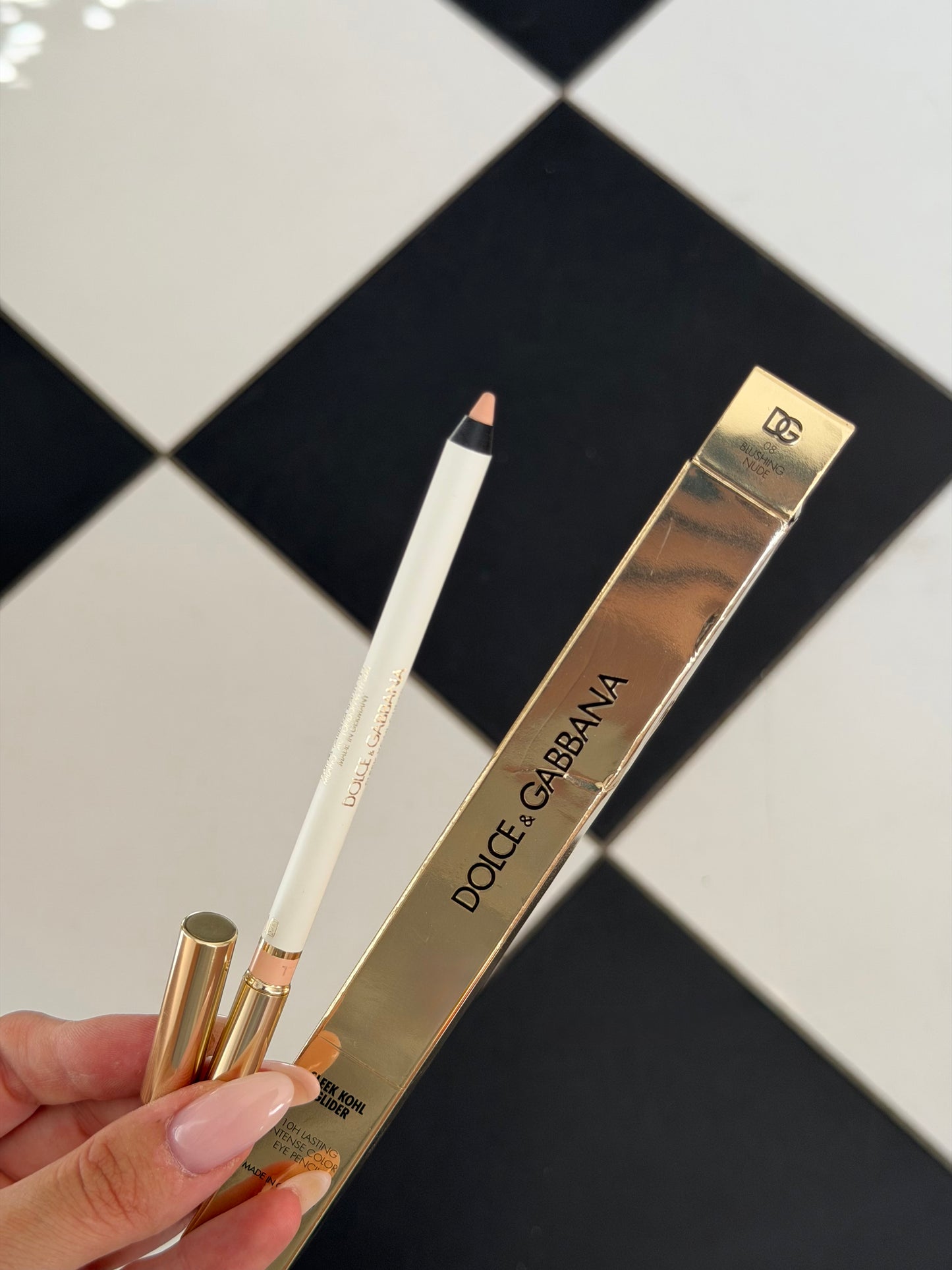 DOLCE&GABBANA Sleek Khol Glider 
10H Lasting Intense Color Eye Pencil (08)
