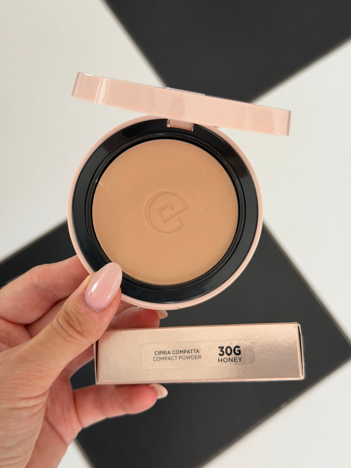 COLLISTAR
Impeccabile Compact Powder - Honey
