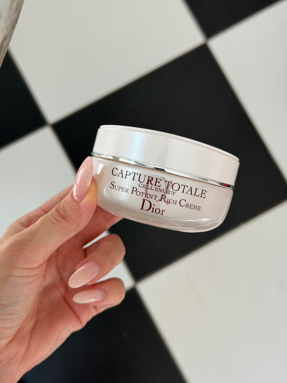DIOR Capture Totale Super Potent Rich Creme C.E.L.L. Energy
Global Age-Defying Rich Creme - Intense Nourishment & Repair