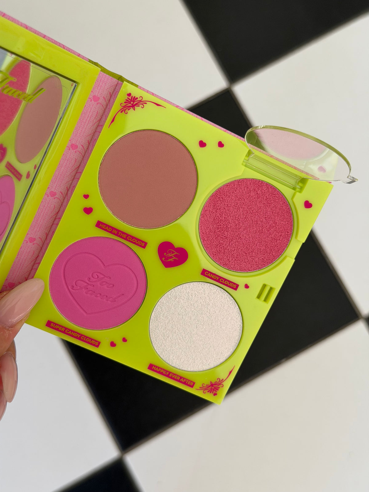 TOO FACED Fairytale Crush
Limited Edition Blush & Highlighter Palette