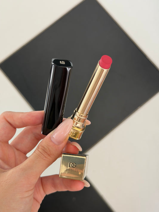 DOLCE&GABBANA My Comfy Matte Lipstick - My 01.03
Instant Rich Color & Hydration Lip Stylo