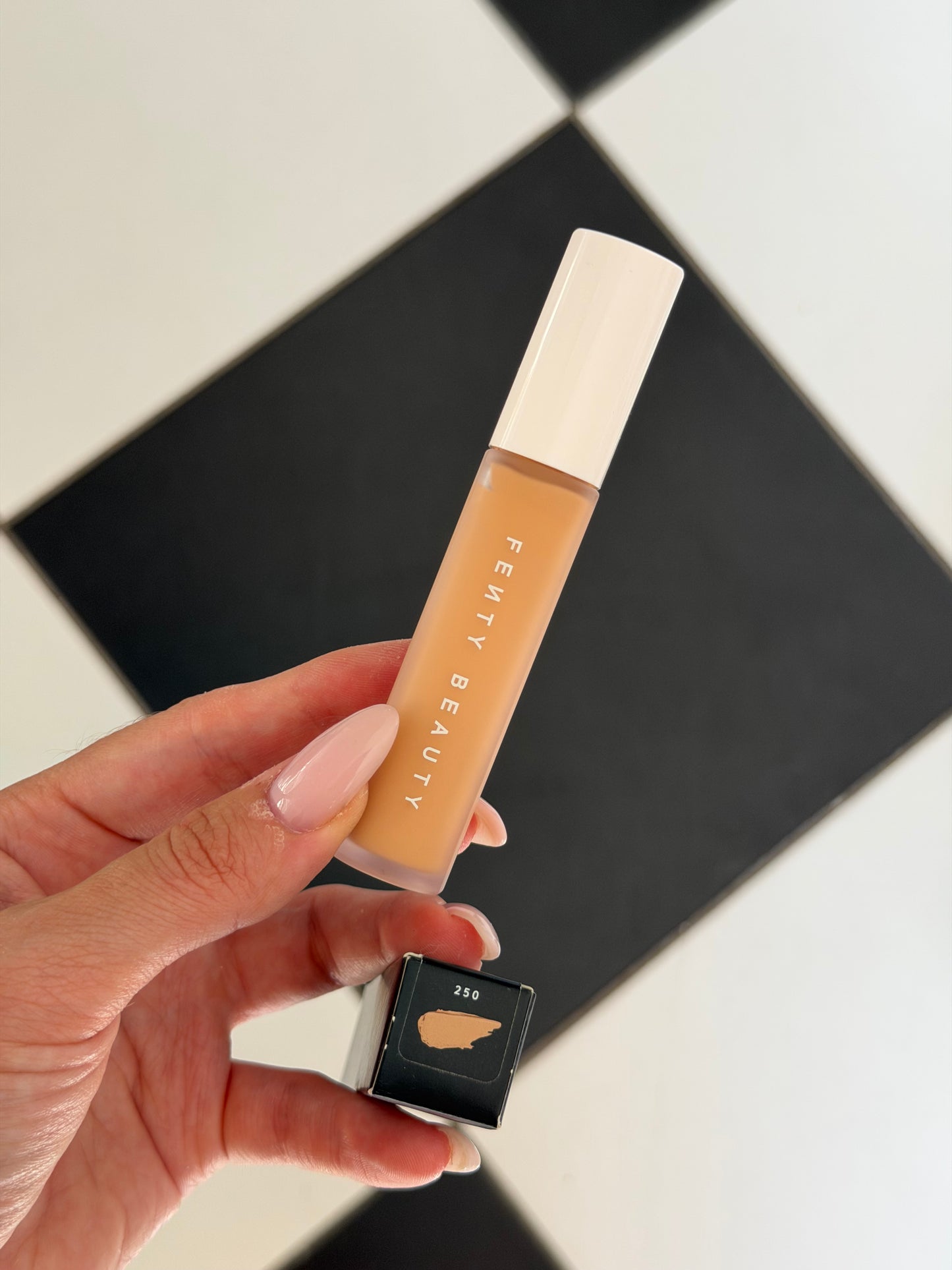 FENTY BEAUTY Pro Filt'r Instant Retouch Concealer (250)