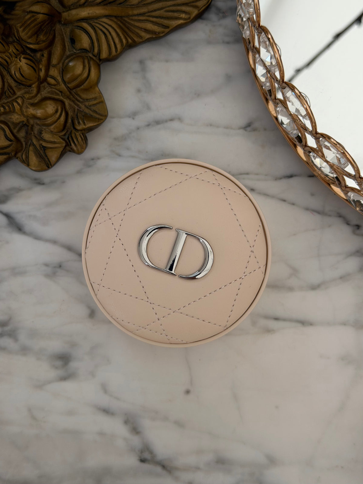 DIOR Forever Cushion Powder - Golden Nights
Ultra-Fine and Fresh Skin-Caring Loose Powder - Long Wear