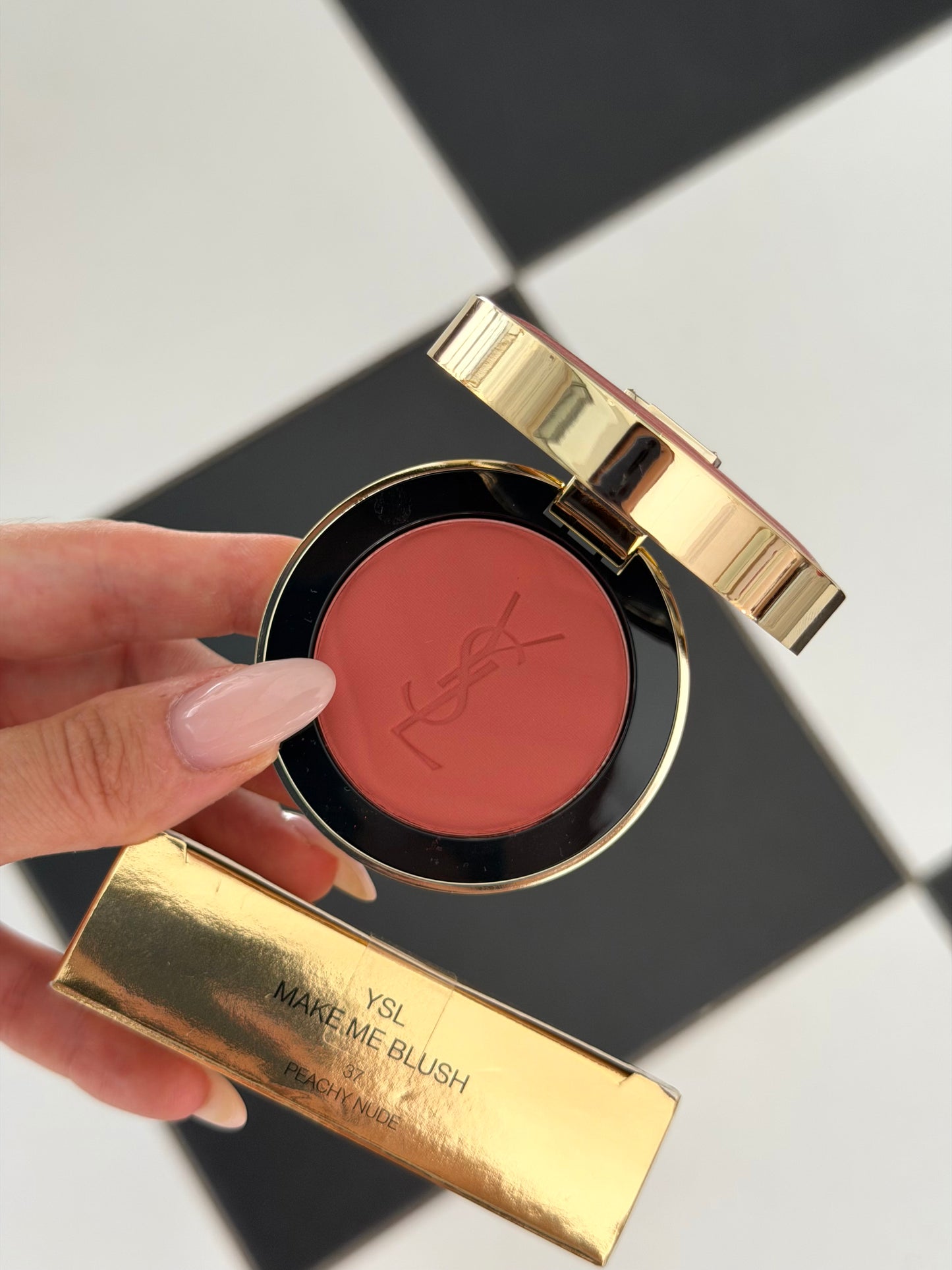 YSL Make Me Blush - Bold Blurring Blush (37)