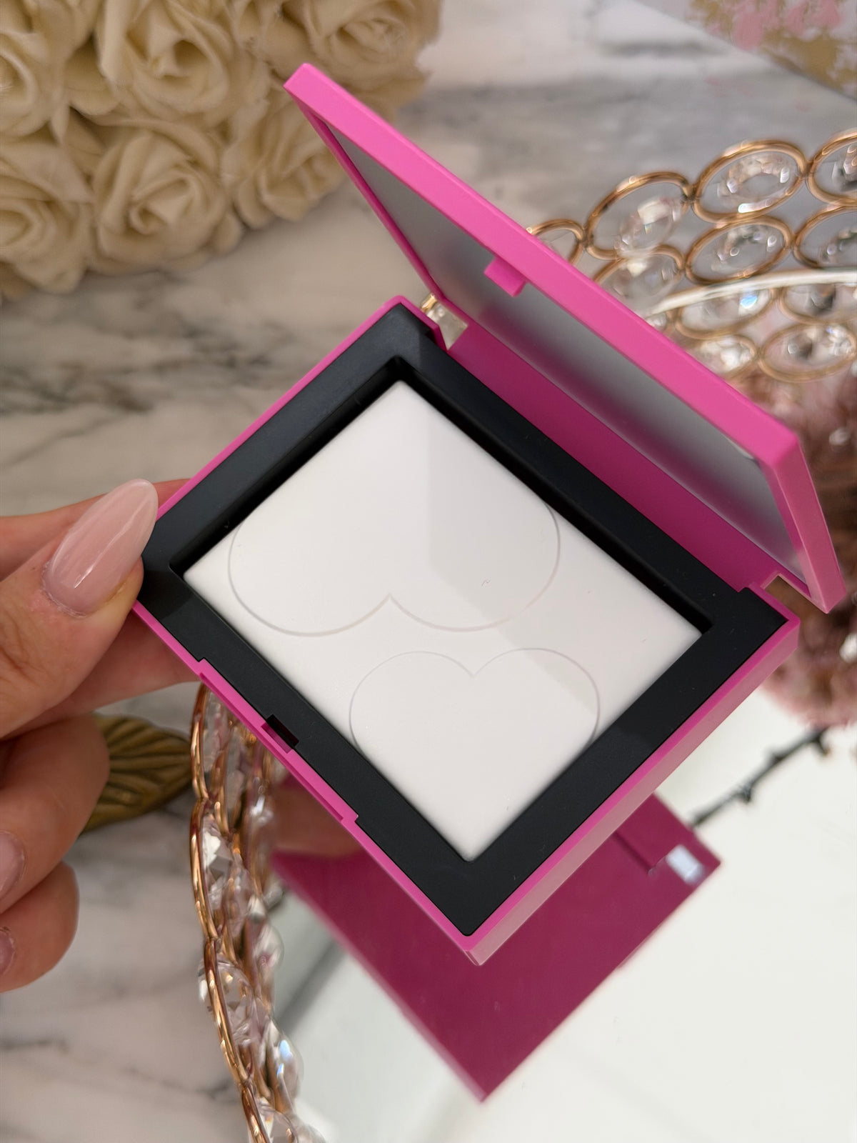 NARS Light Reflecting™ Setting Powder - Limited Edition Pink With Heart Motifs