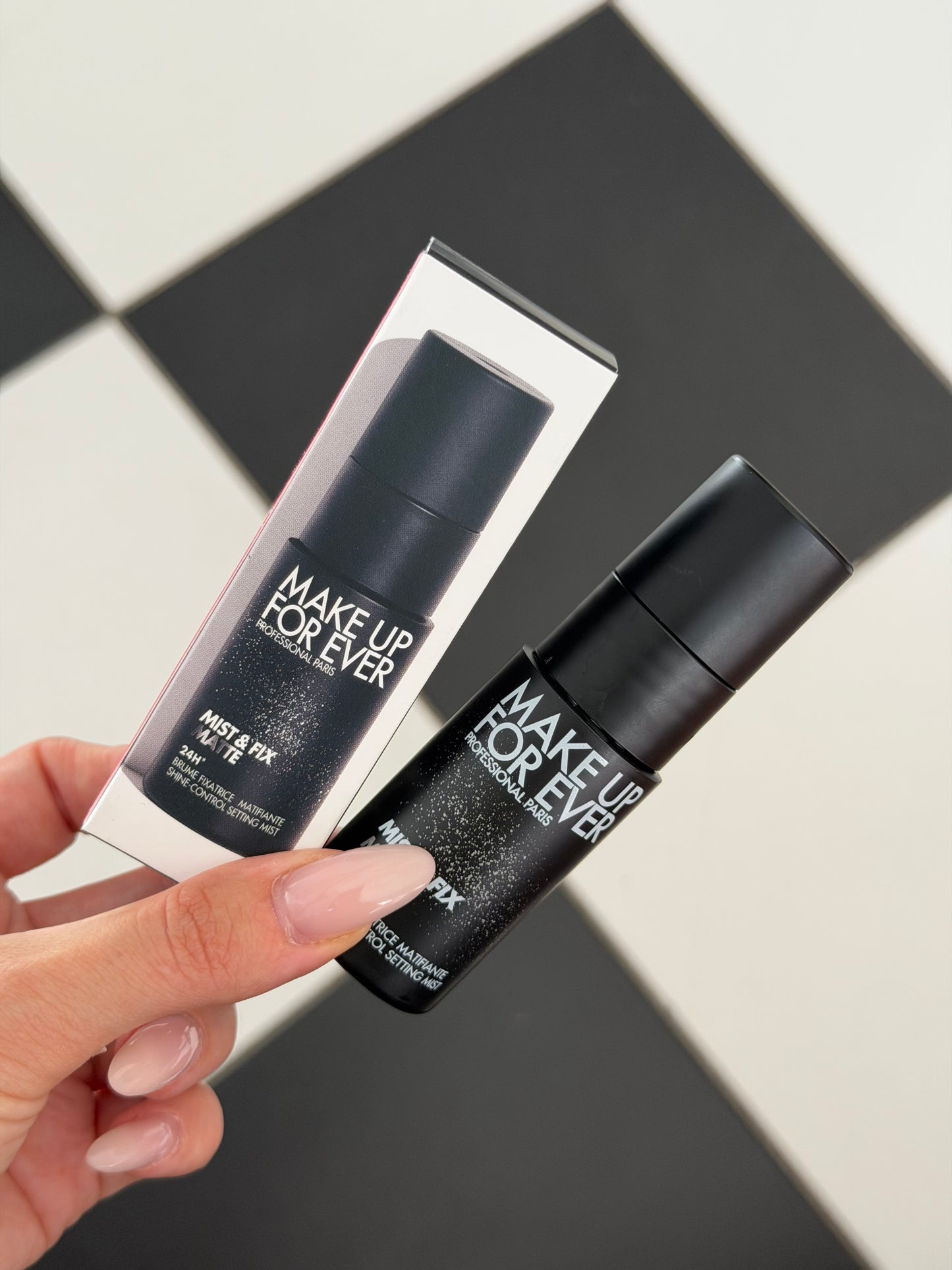 MAKE UP FOR EVER
Mist & Fix 24H Hydrating Setting Spray Mini