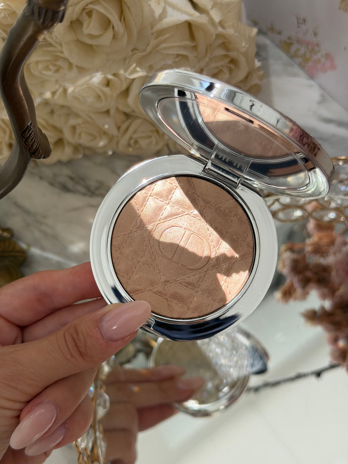 DIOR Forever Glow Luminizer - Illuminating Powder For Face (01)