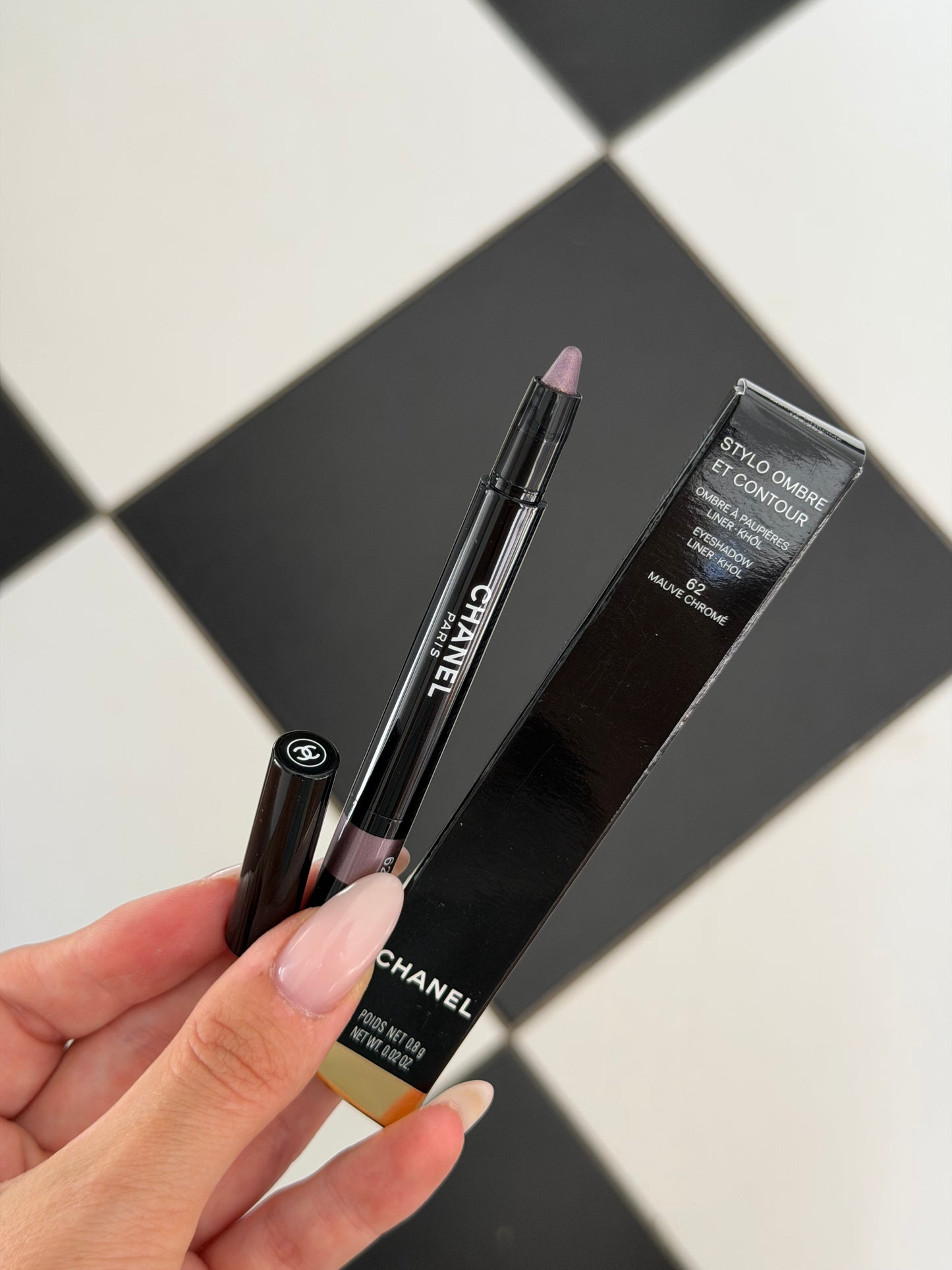 CHANEL Stylo Ombre Et Contour (62)
Eyeshadow – Liner – Khôl (Copy)