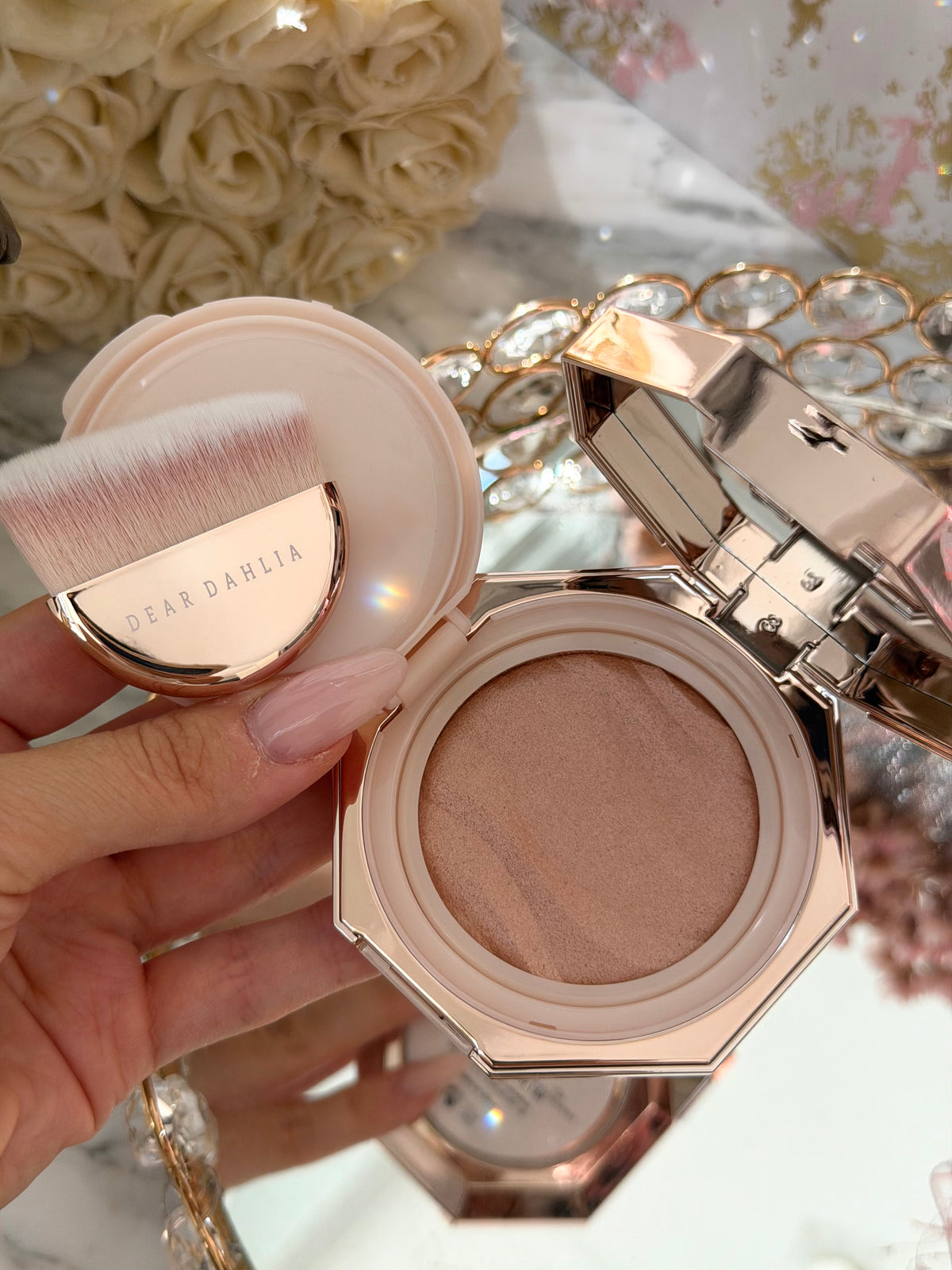 DEAR DAHLIA Blooming Edition
Endless Glow Illuminator - Highlighter