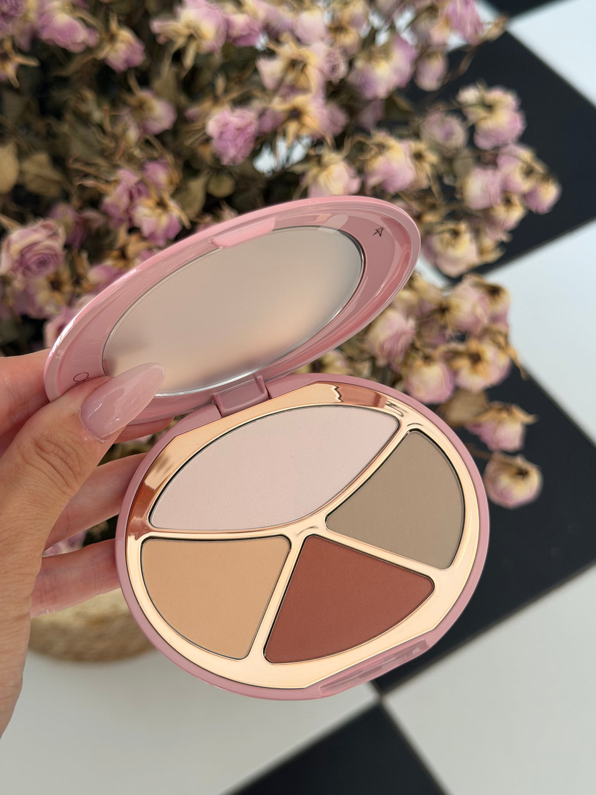 CHARLOTTE TILBURY 4 Colors Contour (Blush&Bronzer) Palette (03)