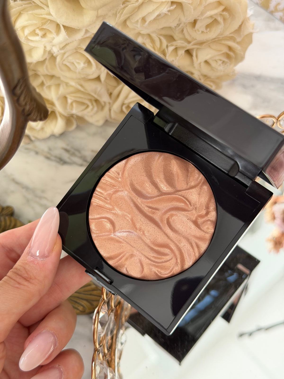 LAURA MERCIER Face Illuminator Highlighting Powder