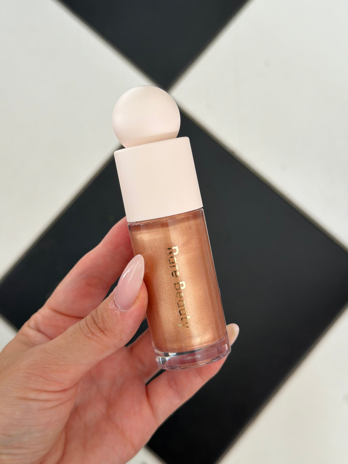 RARE BEAUTY Positive Light Liquid Luminizer - Flaunt