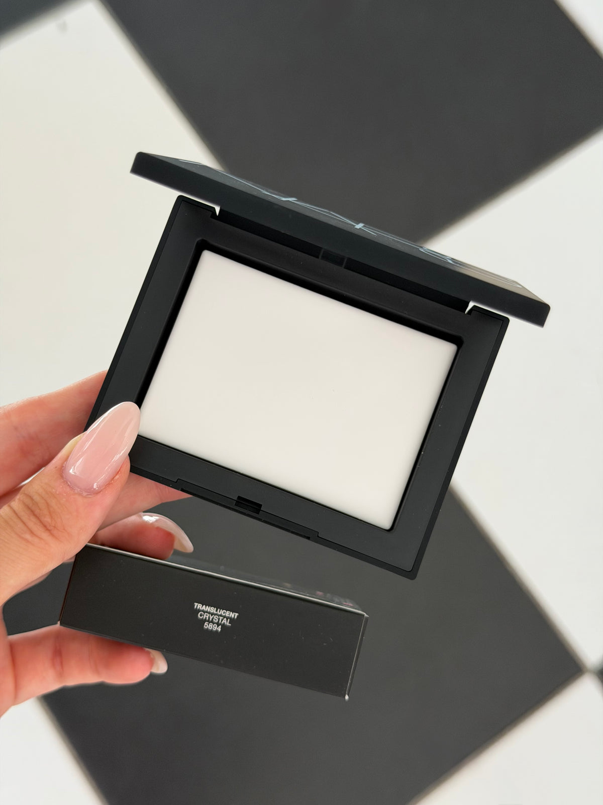 NARS Light Reflecting™ Pressed Setting Powder - Translucent Crystal