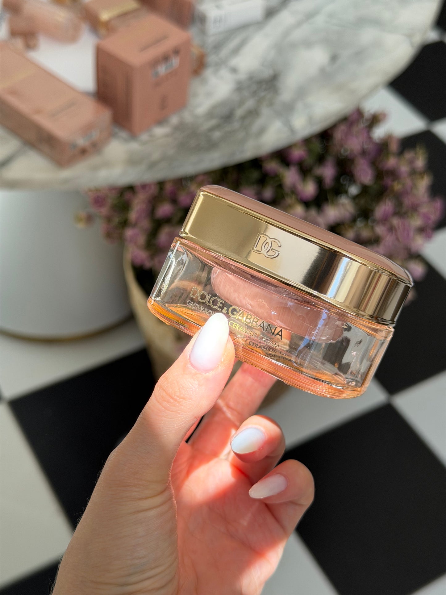 DOLCE&GABBANA Glow-Bounce Ceramide Cream
Plumping & Refining Moisturizer