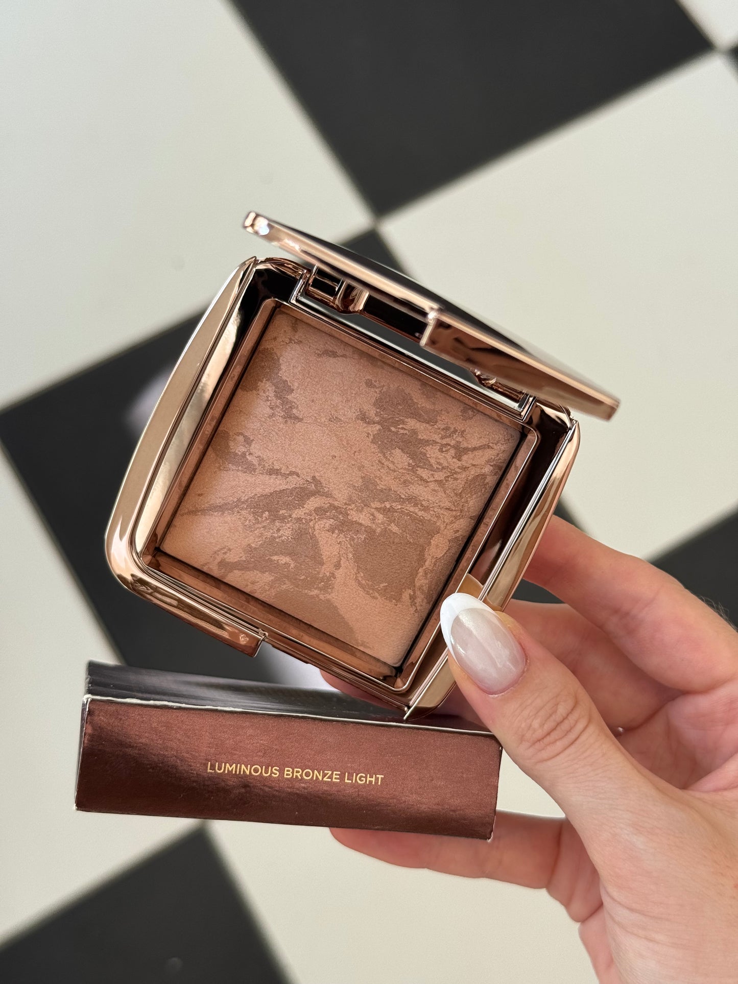 HOURGLASS Ambient™ Lighting Bronzer - Luminous