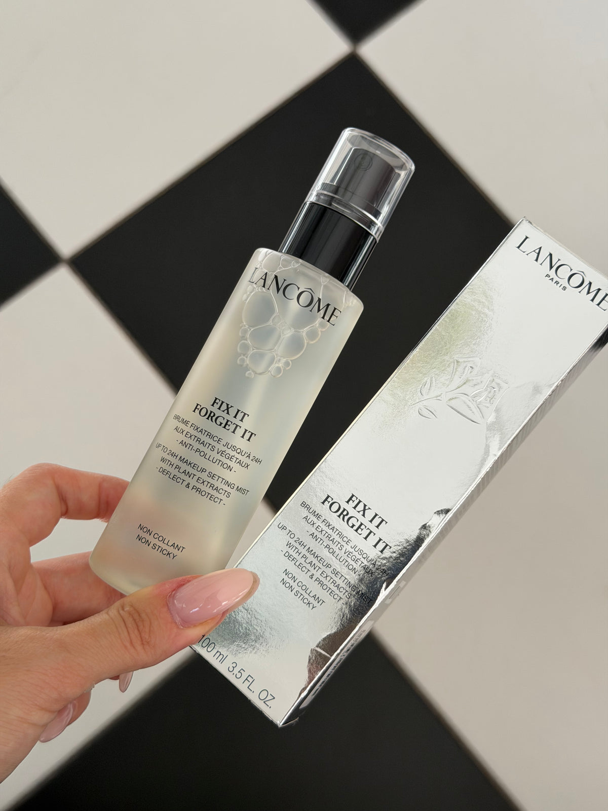 LANCÔME Fix It Forget It Makeup Setting Spray
Hydrating & 24H Makeup Extending