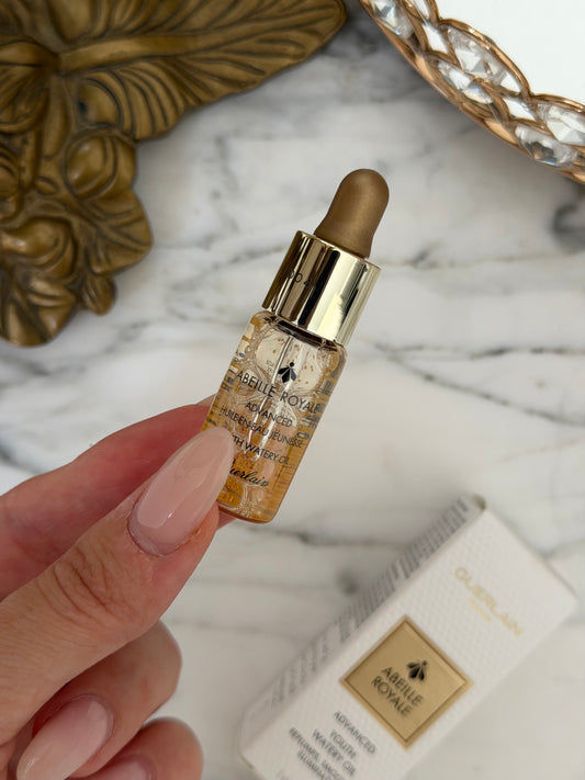 GUERLAIN Abeille Royale
Advanced Youth Watery Oil
Replumps, Smoothes, Illuminates all Skin Types