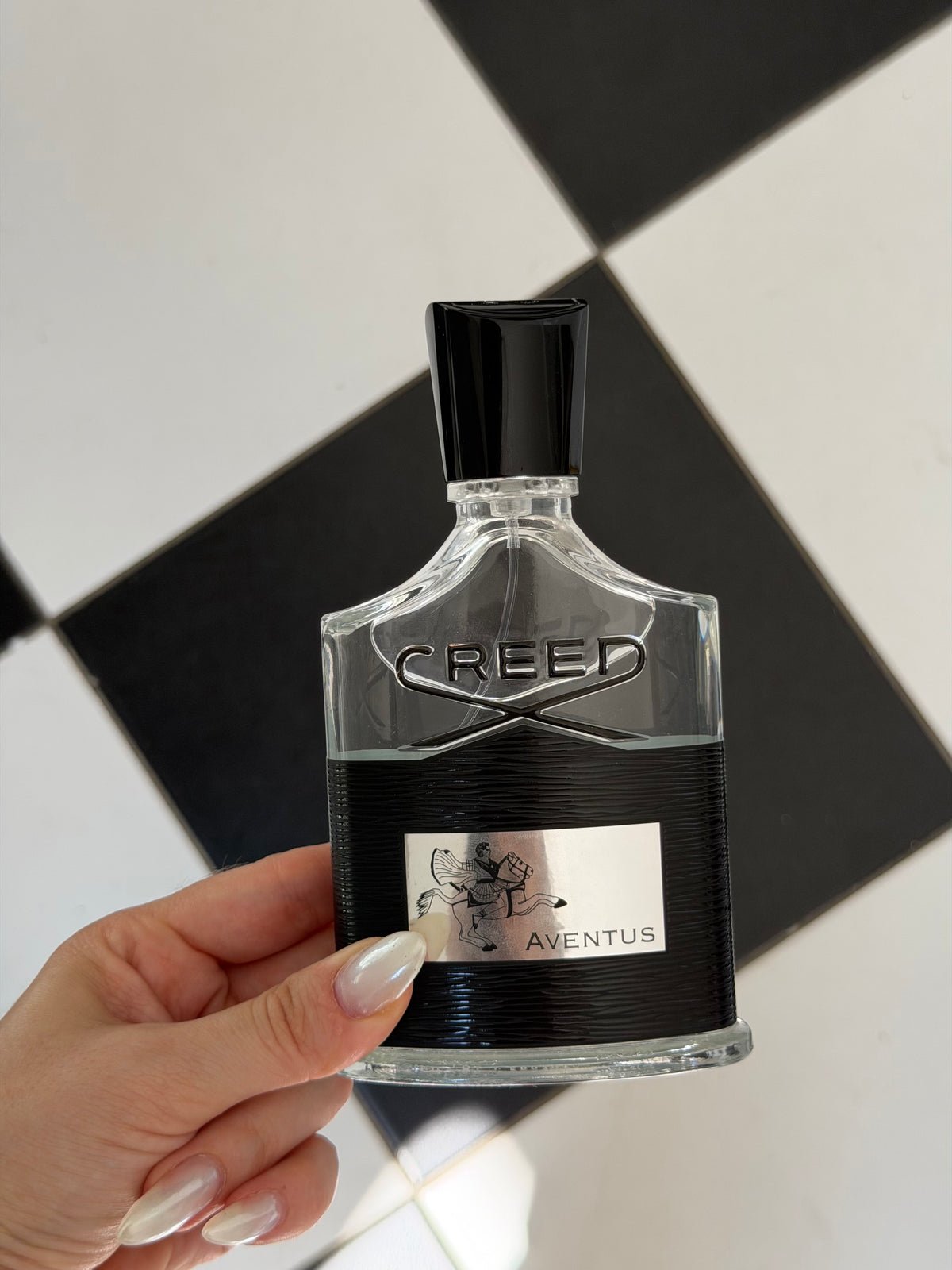CREED Aventus
Dry Woods, Fresh, Citrus & Fruity