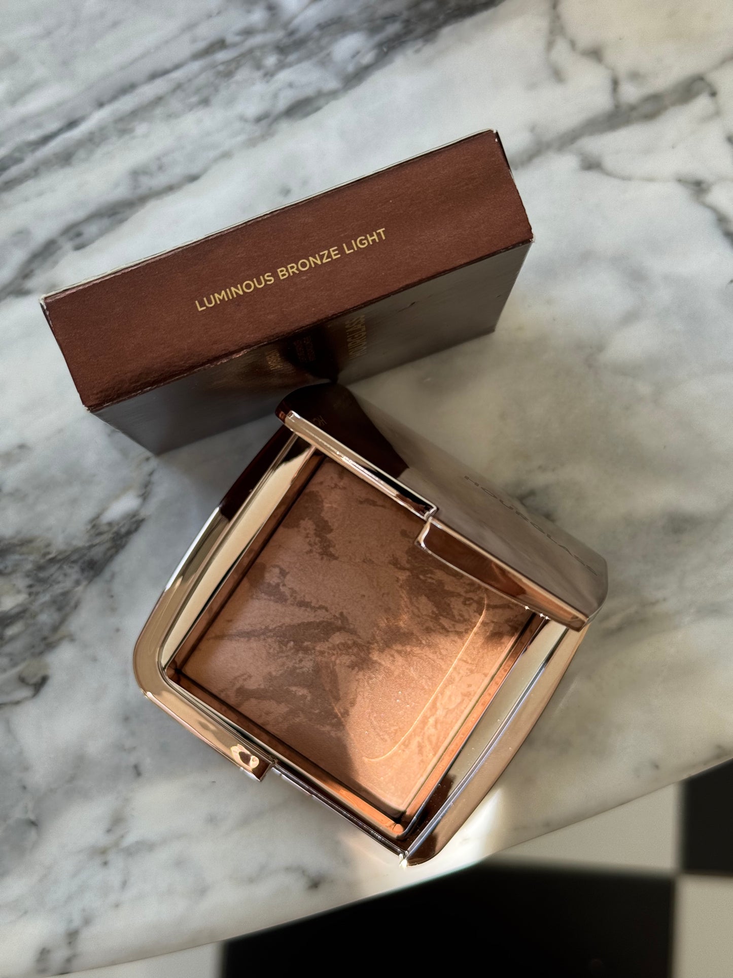HOURGLASS Ambient™ Lighting Bronzer - Luminous