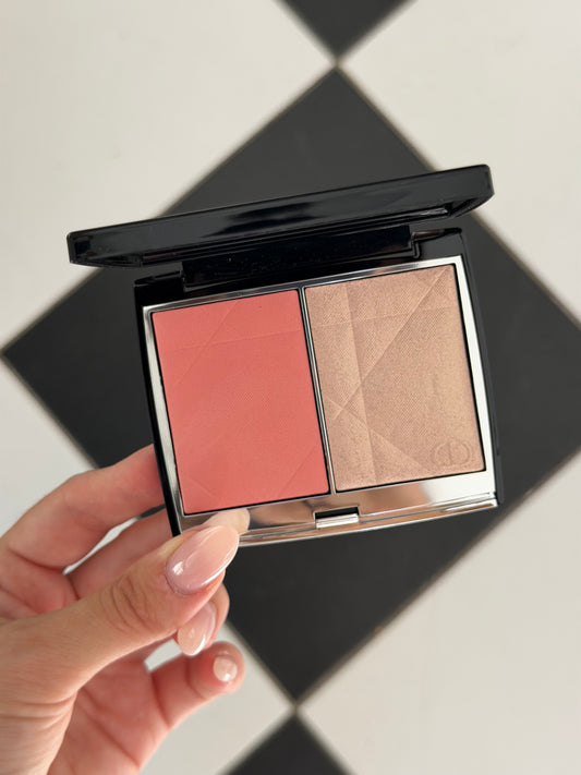 DIOR Rouge Blush Colour & Glow (257)
Multi-Use Face Palette – Color and Highlighter Duo