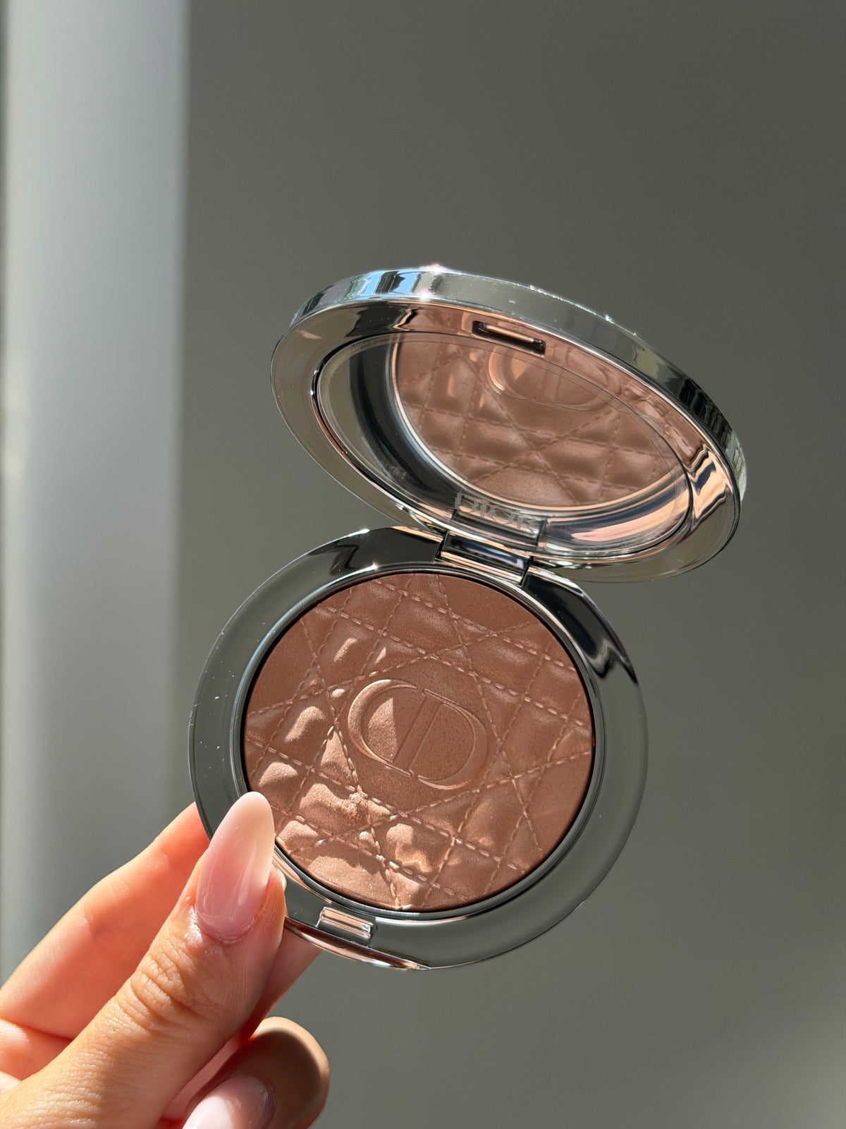 DIOR Forever Glow Luminizer - Illuminating Powder For Face (02)