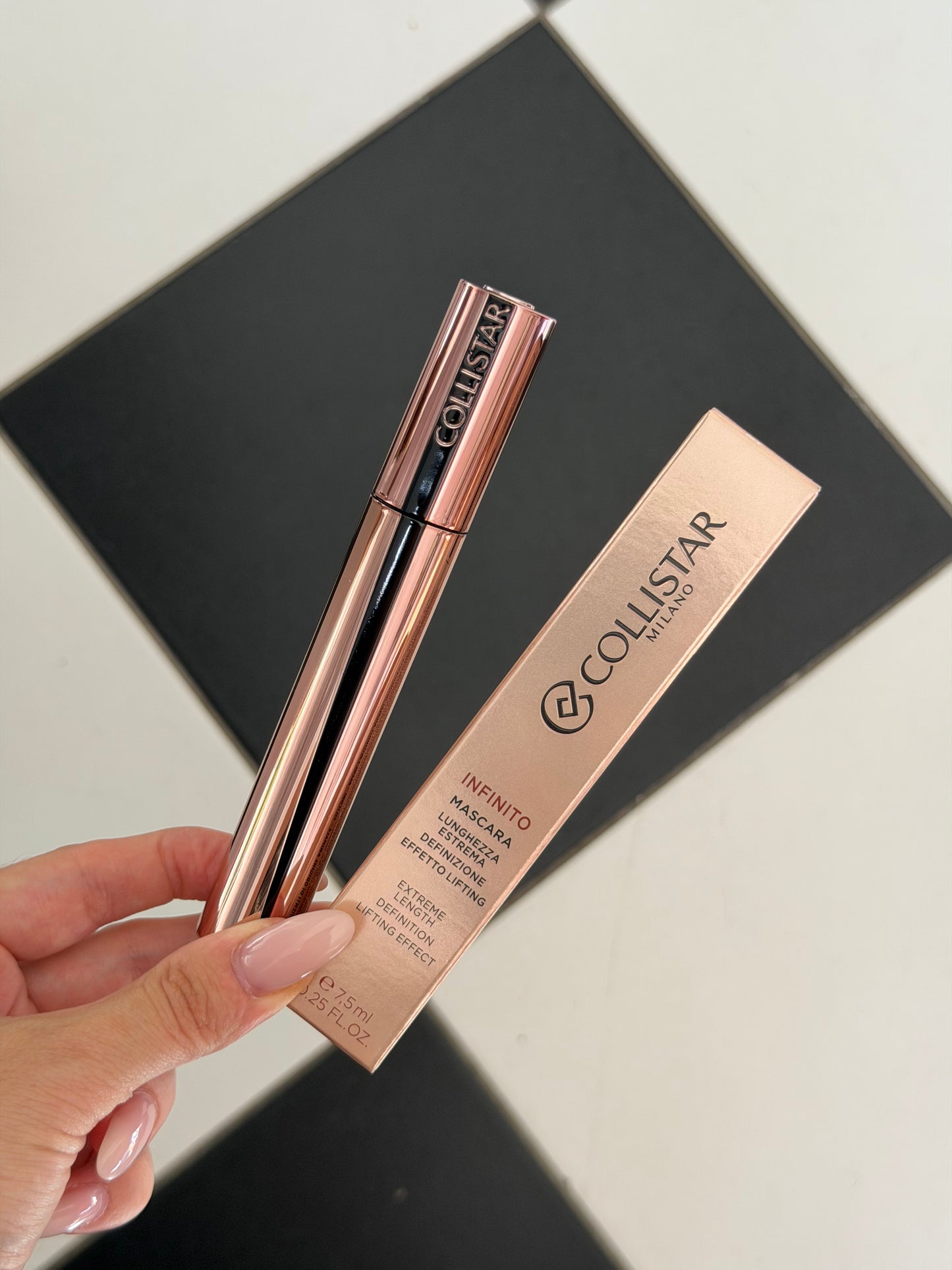 COLLISTAR Infinito Mascara
Extreme Length, Definition Lifting Effect