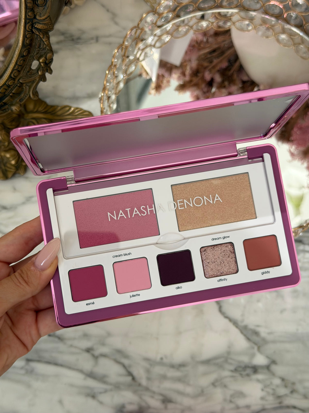 NATASHA DENONA Love Face Palette
Eye & Cheek Essential