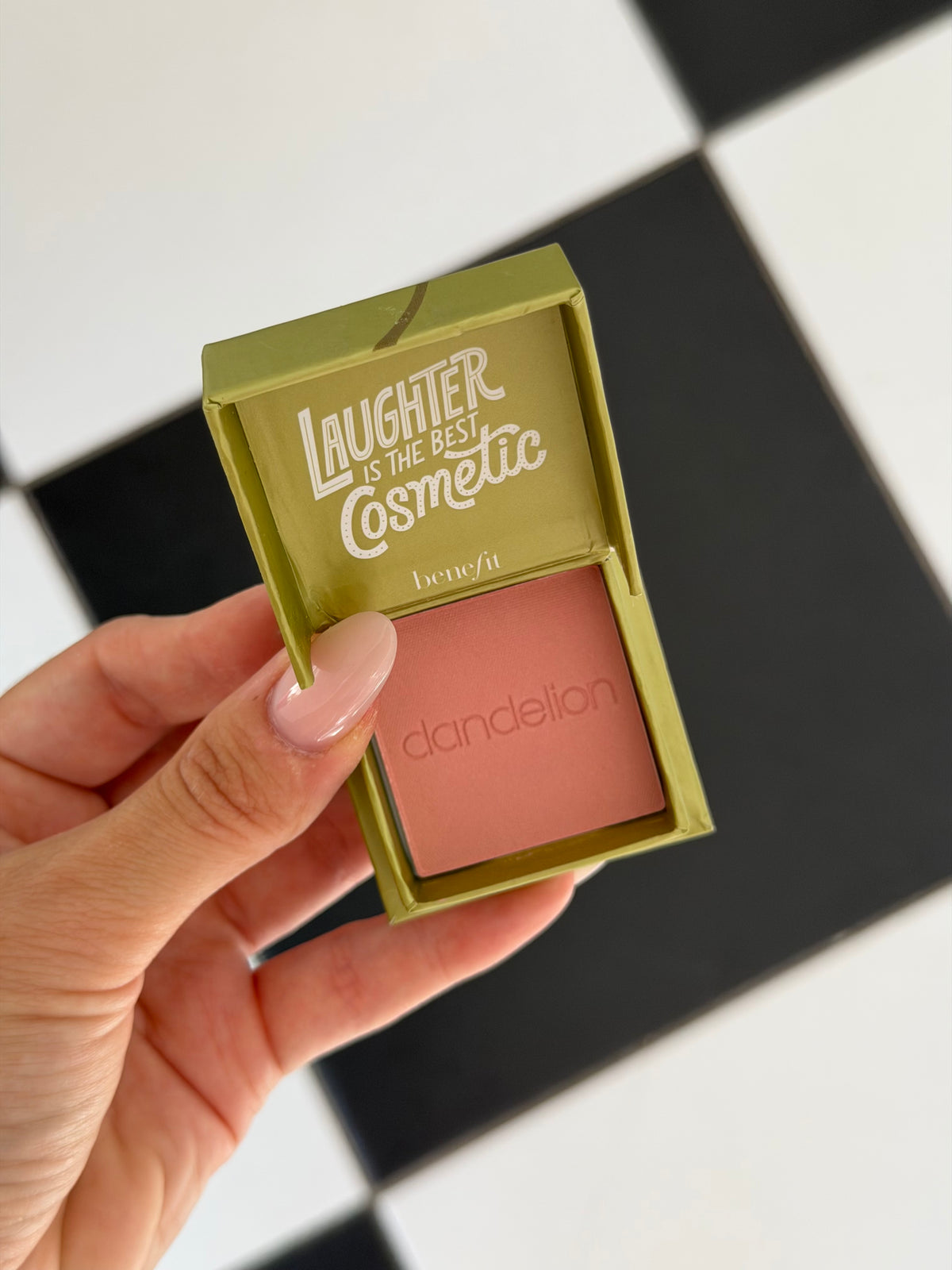 BENEFIT Dandelion
Baby-Pink Brightening Blush Mini