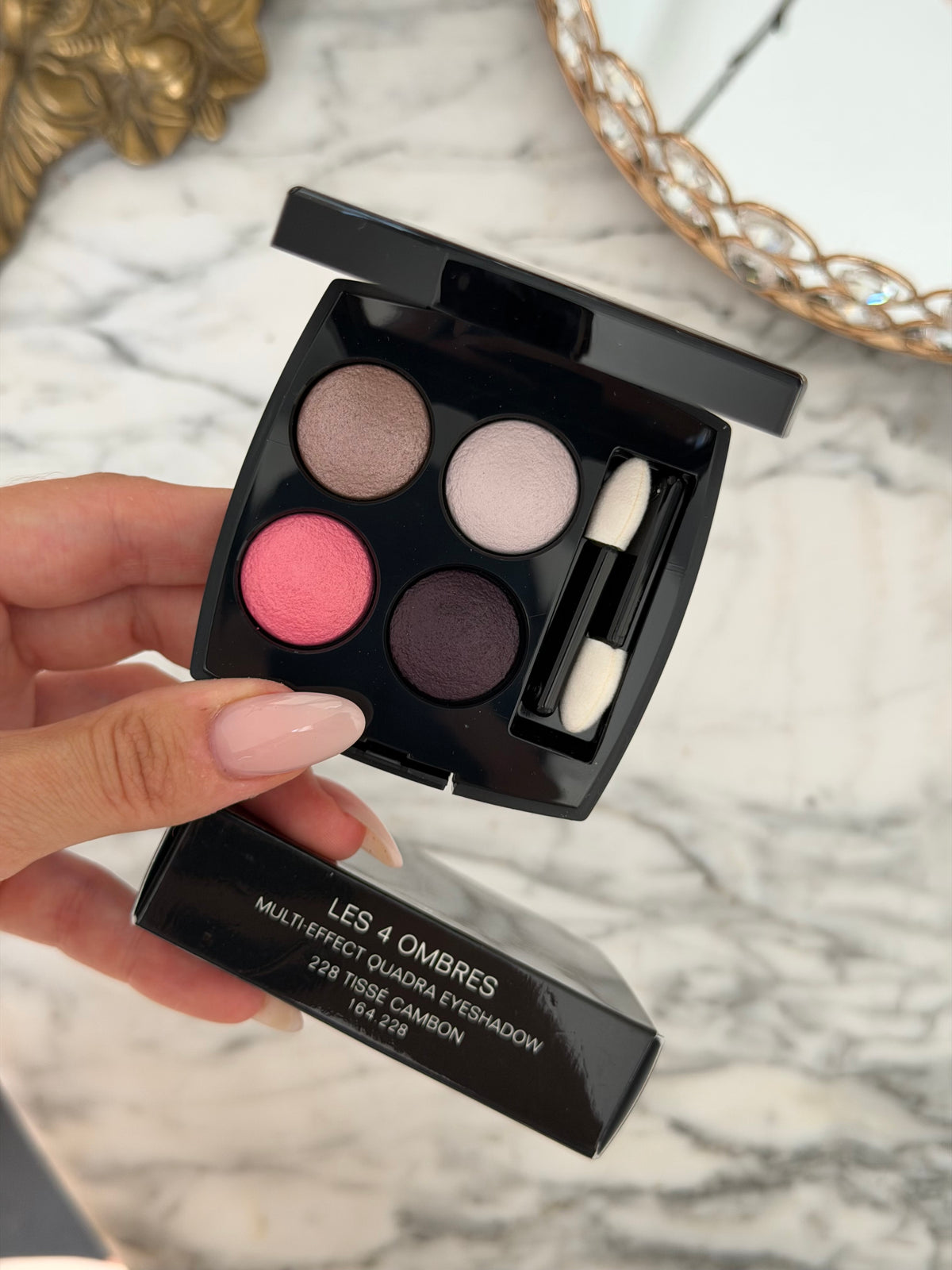 CHANEL Les 4 Ombres
Multi-Effect Quadra Eyeshadow (228)