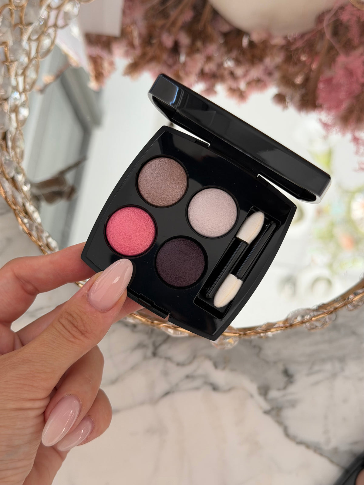 CHANEL Les 4 Ombres
Multi-Effect Quadra Eyeshadow (228)