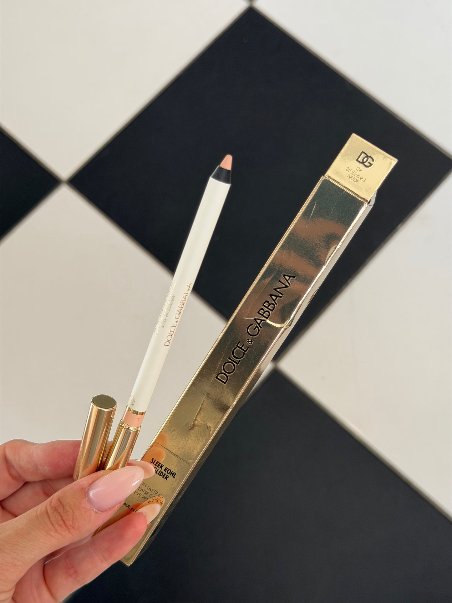 DOLCE&GABBANA Sleek Khol Glider 
10H Lasting Intense Color Eye Pencil (08)