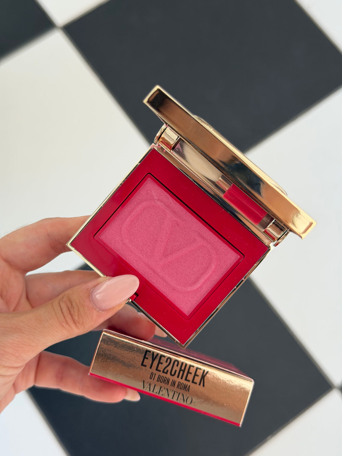 VALENTINO Eye2Cheek Dual-Use Blush & Eyeshadow (01)