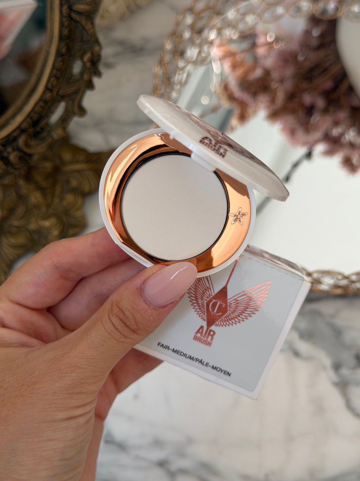 CHARLOTTE TILBURY Airbrush Brightening Flawless Finish Powder - Fair-Medium