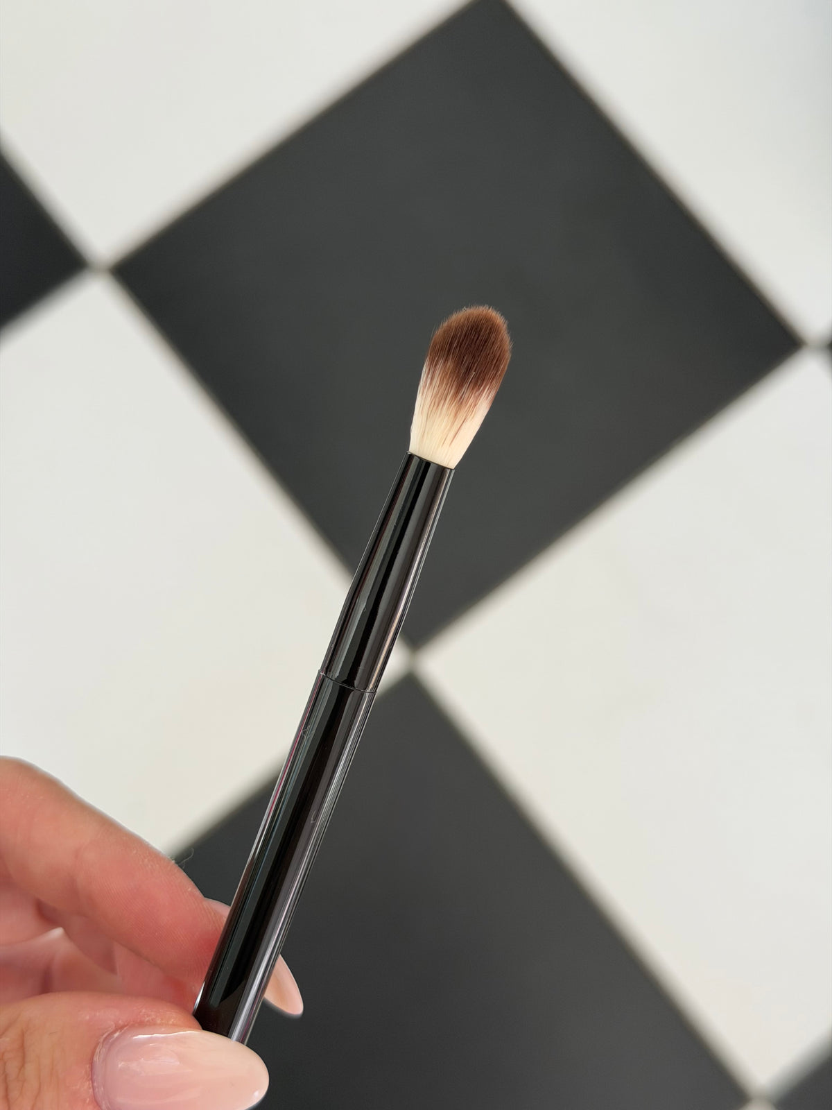 L'ORÉAL Eye Soft Smoky Professional Makeup Brush
