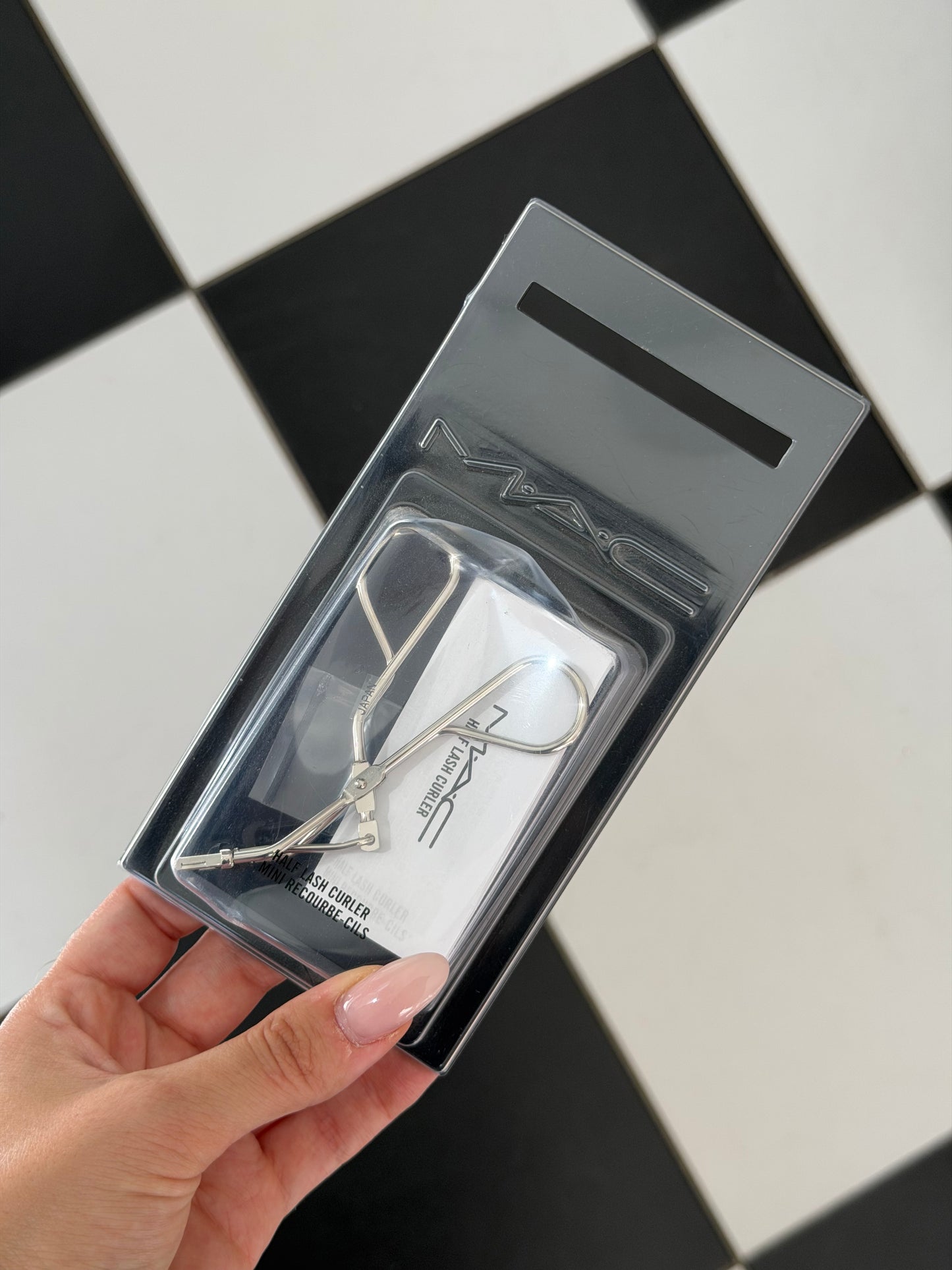 MAC Half Lash Curler