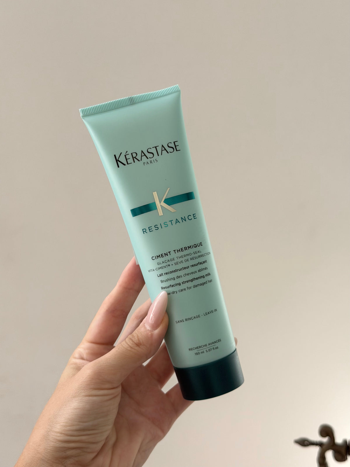 KERASTASE Resistance
Ciment Thermique Heat Protecting Cream For Damaged Hair