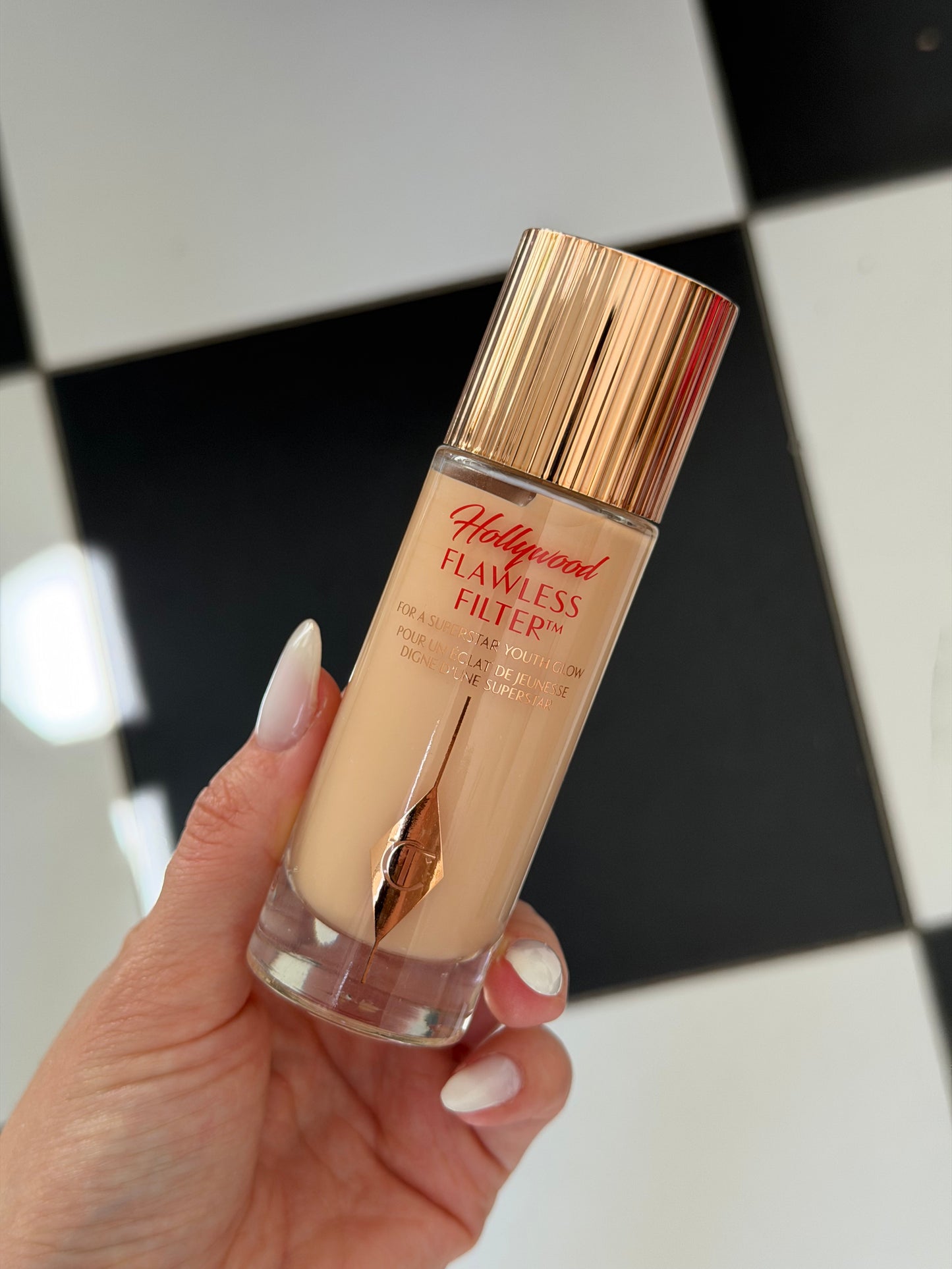 CHARLOTTE TILBURY Hollywood Flawless Filter For A Superstar Youth Glow Foundation Primer (2)
