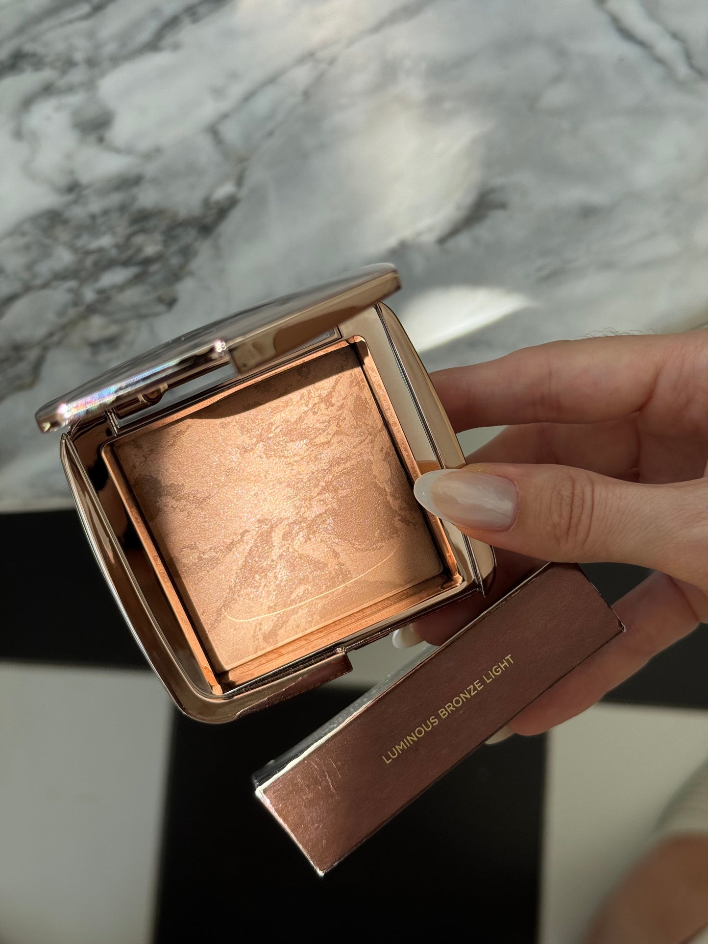 HOURGLASS Ambient™ Lighting Bronzer - Luminous