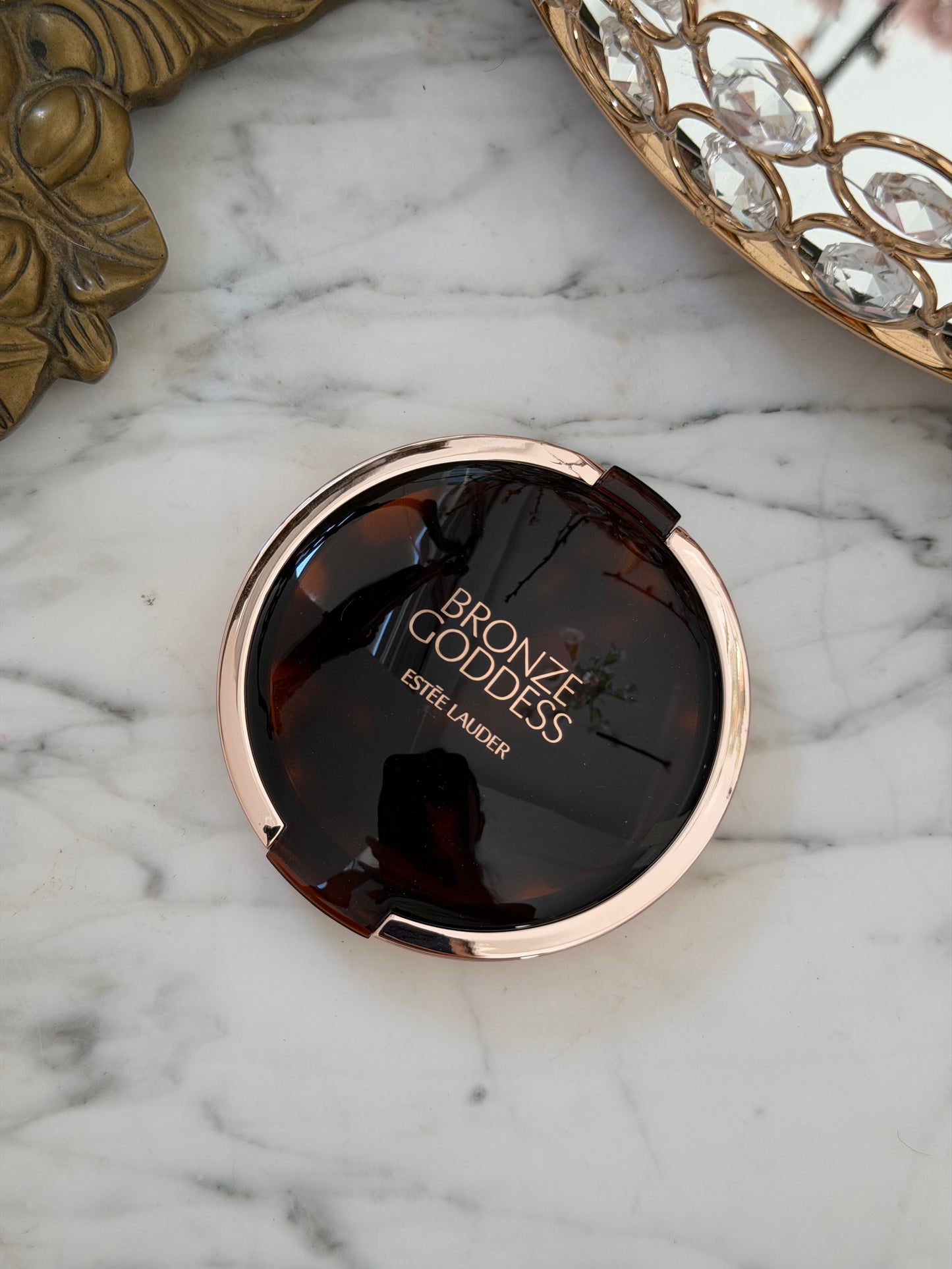 ESTÉE LAUDER Bronze Goddess
Highlighting Powder Gelée (02)