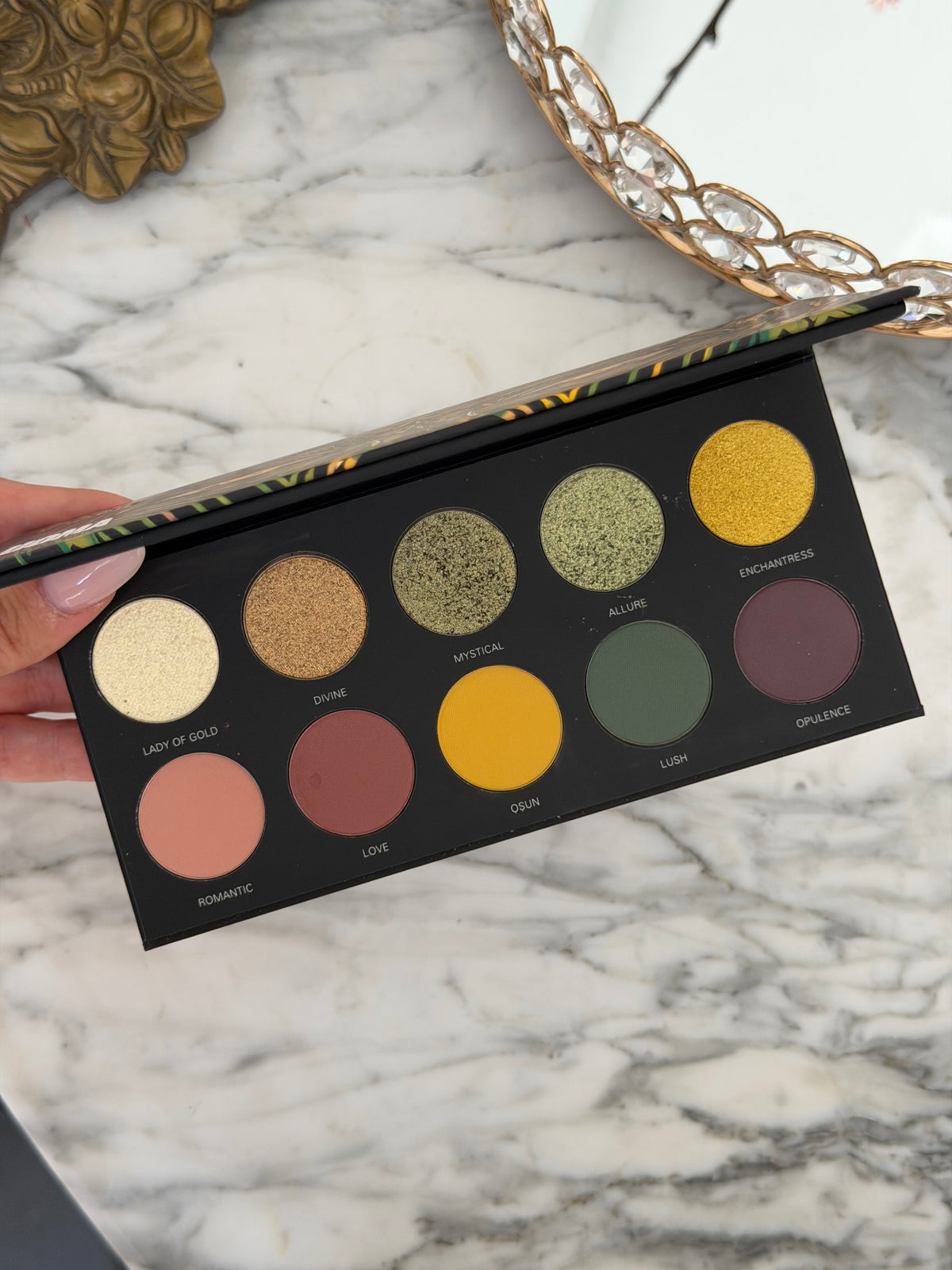 UOMA Black Magic Color Eyeshadow Palette - Allure