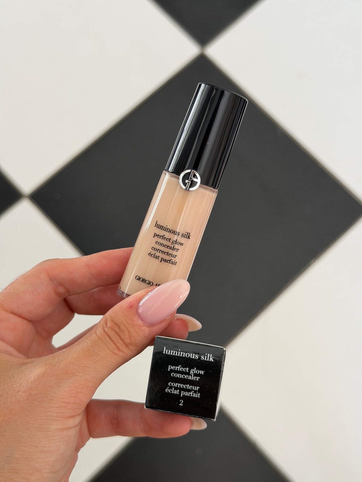 ARMANI Luminous Silk Hydrating & Brightening Concealer (2)