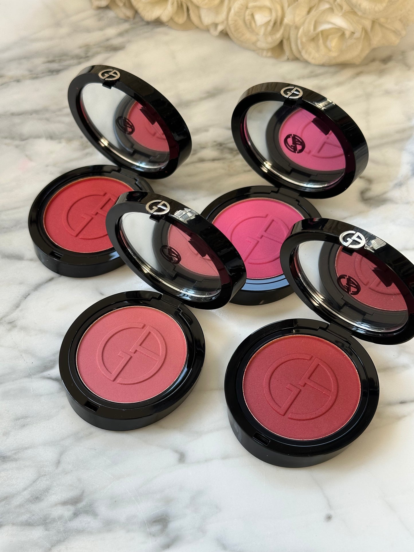 ARMANI Luminous Silk Glow Blush
Powder Blush For Natural Color & Glow (61)